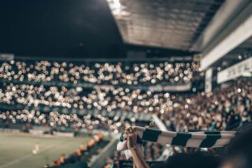 曼联球迷重玩FIFA 16，感叹降级体验糟糕｜开云官网（配图示意）